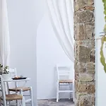 Mykonos Town Suites 4*